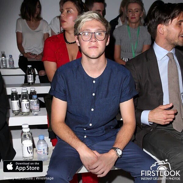Niall hoy en el desfile de <a href="/O_Spencer/">Oliver Spencer</a> en Londres 

#MTVAwardsStar One Direction