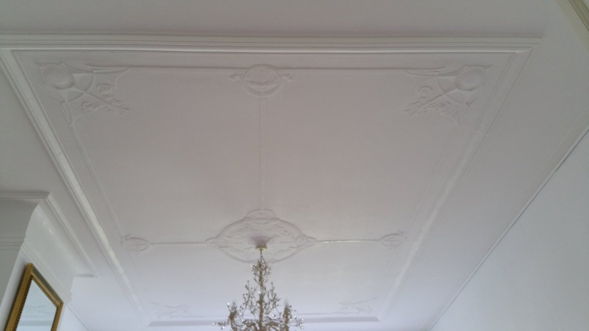 esshetgooi's tweet photo. #silberling #restauratie #plafond# finishing # airless verfsysteem https://t.co/8wWiueyCAd