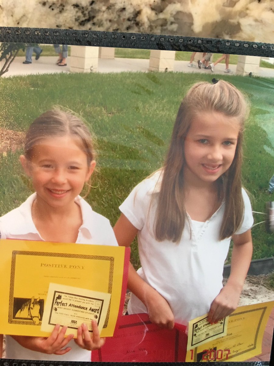 alinaanyee's tweet photo. straight A's for 9+ years #suchnerds  @avaakingg https://t.co/KtXUNJVgJr