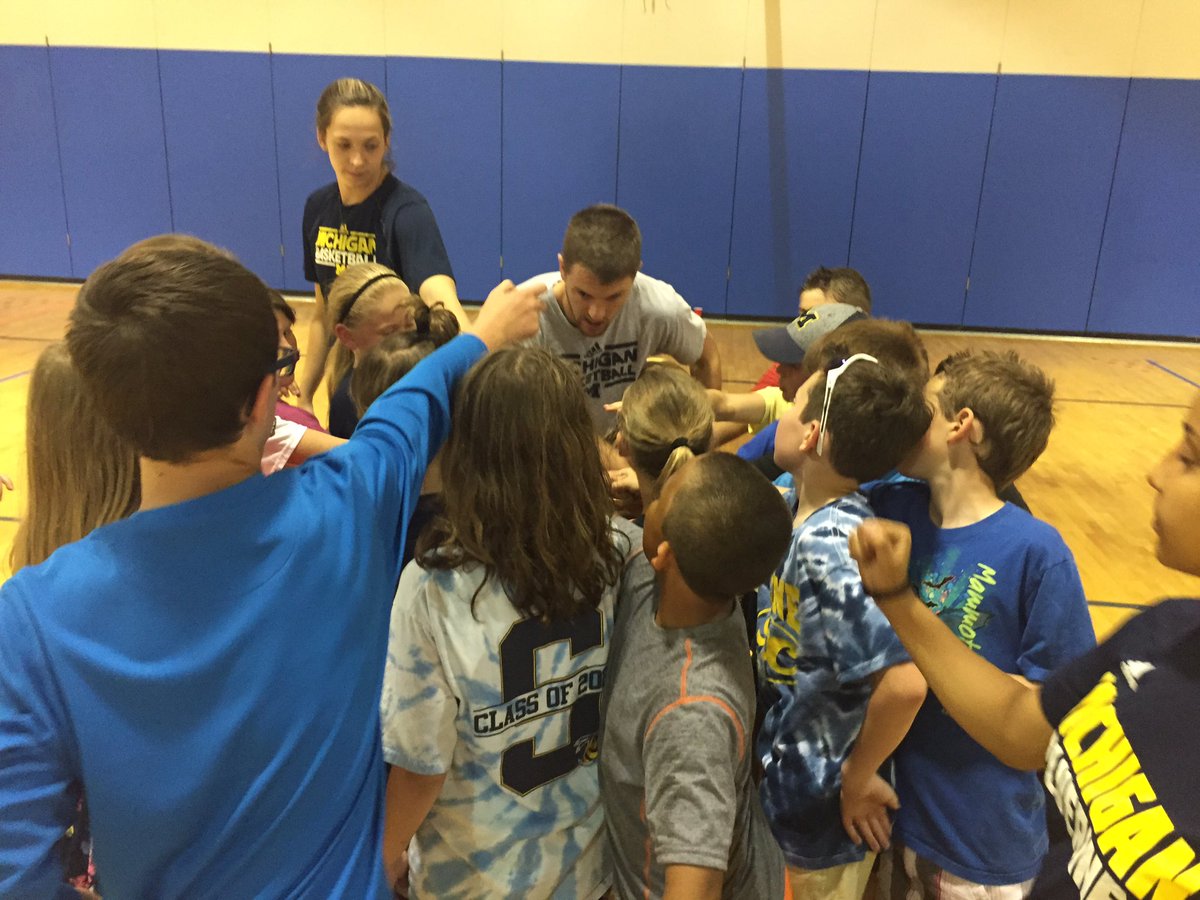 CloudClass15's tweet photo. Field day fun! https://t.co/5fXGHjJOkH