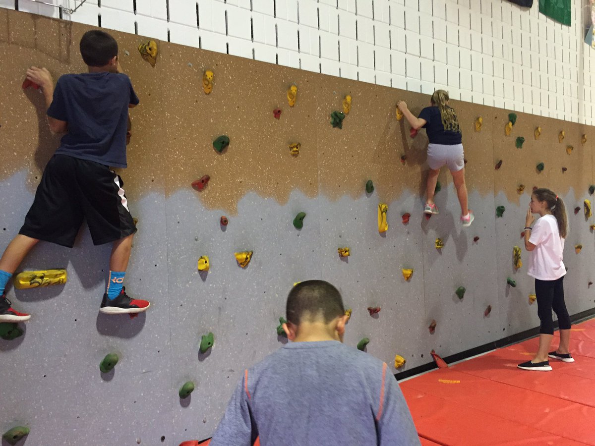 CloudClass15's tweet photo. Field day fun! https://t.co/sn7cyRA724