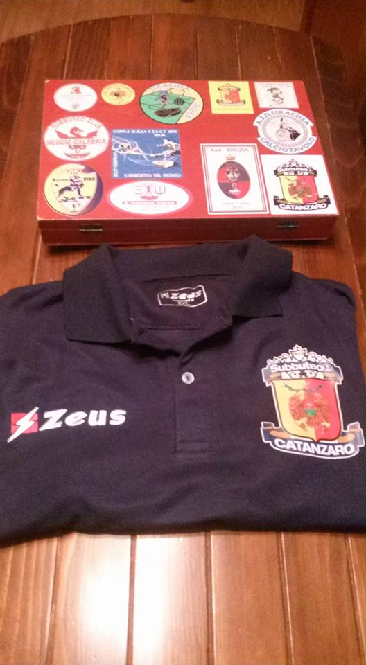 subbuteocz's tweet photo. @FISCT_Official @Ita_Subbuteo #maglia #subbuteo #Catanzaro e valigetta pronti per International Open Fistf #Messina. https://t.co/9ofkgog9n2