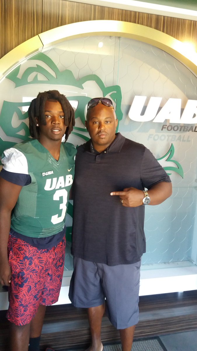 LuciousStanley4's tweet photo. Visit at @UAB_Football went very well S/O @TaylorLEdwards &amp; @coachwill347 #TheReturn #GoBlazers https://t.co/sTRWNTb9e7