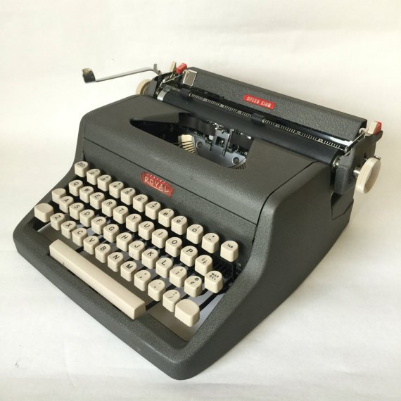 RetroResaleSD's tweet photo. #Vintage #Royal #Typewriter #Portable #Manual #typewritingmachine #gotvintage #speedking https://t.co/nHoHanZvul https://t.co/NMvYyTx64X