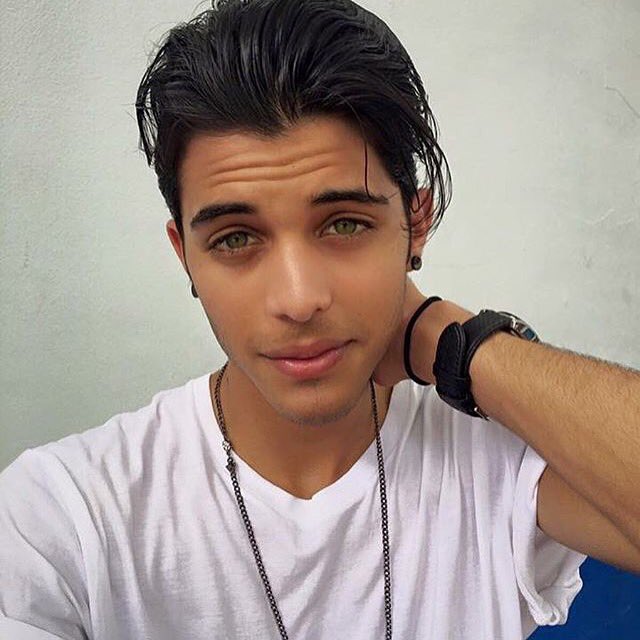 ErickBrianCFans's tweet image. Buenas tardes princesas! #CNCOwners @CNCOmusic