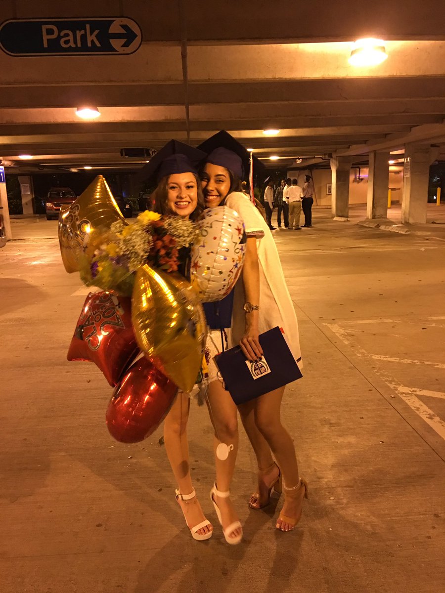 samanthaszn's tweet photo. #MiramarGrad ππ https://t.co/RIw0PrPn9g