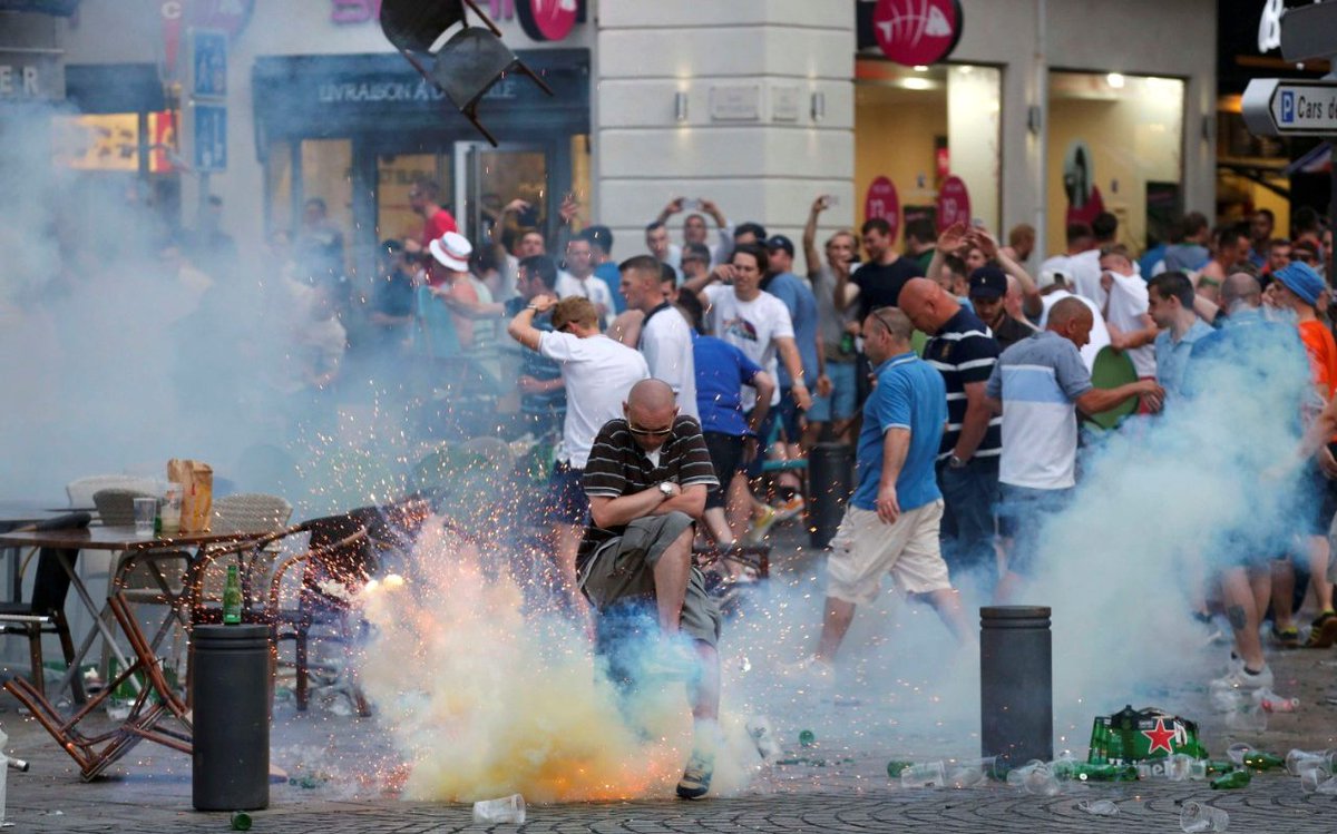 TeleFootball's tweet photo. Meanwhile in Marseille, #ENG fans peacefully watch the #FRAROU game in town. 
Oh, no, wait.
https://t.co/NcRYIBRA7o https://t.co/satvvIqT5V