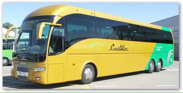 USAVsJaen's tweet photo. USA's traditional bus VS Jaén Autocares Castillo https://t.co/bcrmjxRc5v