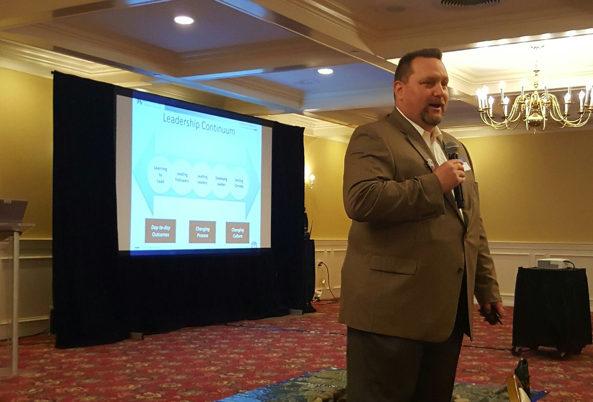 jcluckIE2013's tweet photo. Leadership insights - Erik Christensen presents Leadership Lessons from Shirtless Dancing Guy @ #learnapalooza2016 https://t.co/jPsIFV5cen