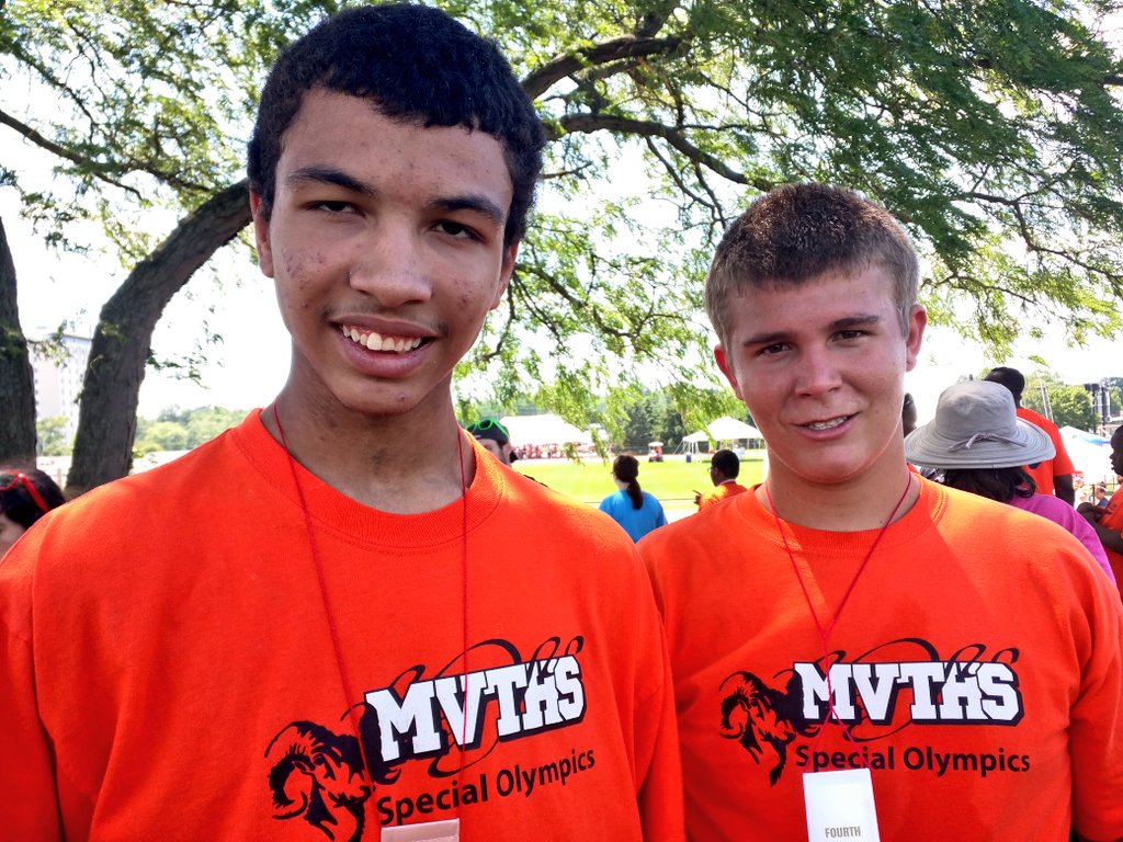 Dustin earned 4th (Div. M10) &amp; Jason earned 7th (Div. M11) in 400M Run <a href="/SO_Illinois/">Special Olympics Illinois</a> State Games! <a href="/MVTHS/">MVTHS#201</a> <a href="/wmixsports/">WMIX Sports</a>