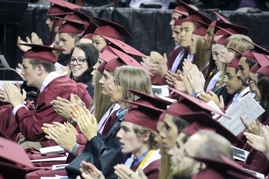 LakeWashSchools's tweet image. Congratulations to the Eastlake High School Class of 2016! #EHS2016 #WSPS bit.ly/1XMiCnh