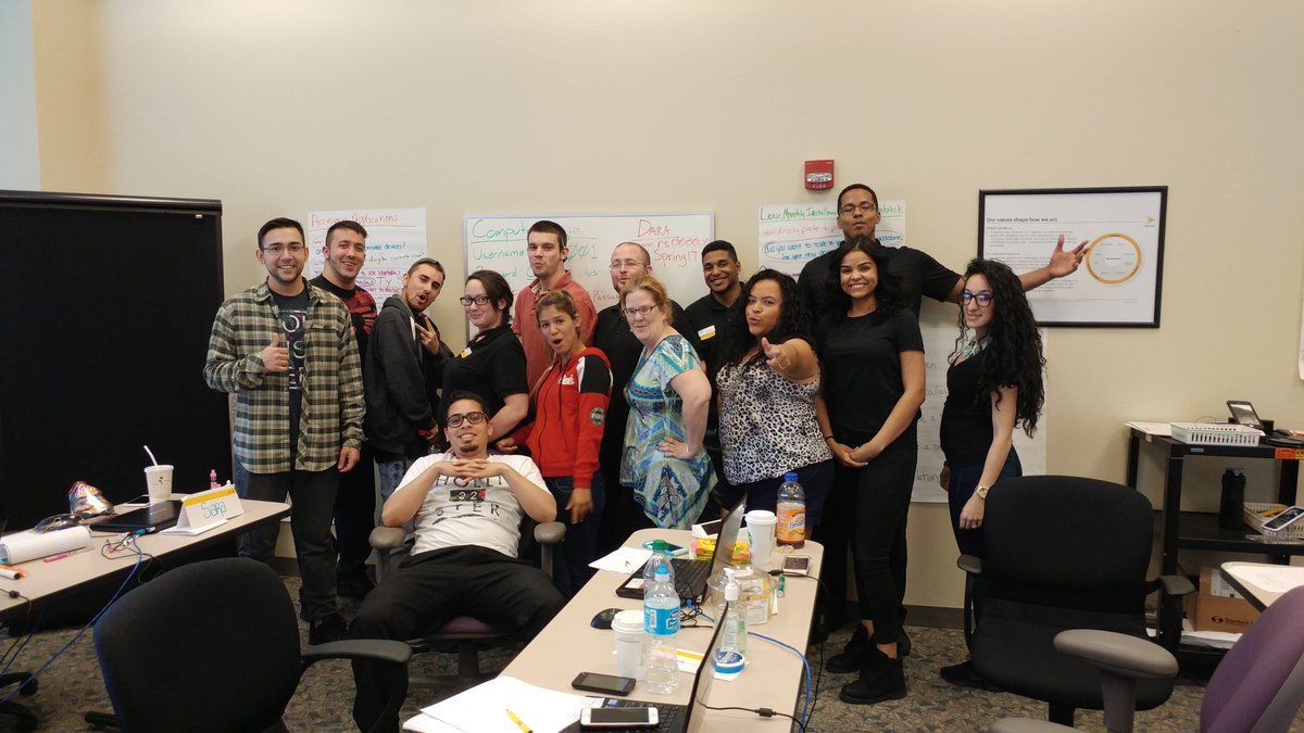 Kayla25489uh's tweet photo. Congrats to our latest grads from INH!! @Sprint4Boston @Sprint4NE @Wads20
#Boom #Brotastic #WeHaveFunWhileWeLearn https://t.co/VeZguXSqqC