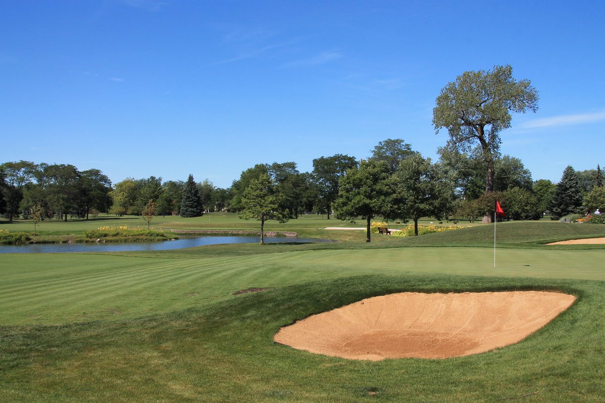 GolfNowChicago's tweet photo. Glenview Park GC in Glenview, IL was recently renovated for an even better golf experience. https://t.co/HnzEV7SM8Y https://t.co/ikNsiu0JzQ