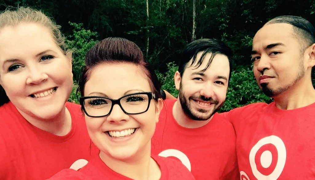 thatsbossy101's tweet photo. More volunteer photos. We did great! #target #0681 @August_aDynamic @JoeyTulop @rptacoma @mayerj720 @AnnaliseAnardi https://t.co/YoLNlIFQf8