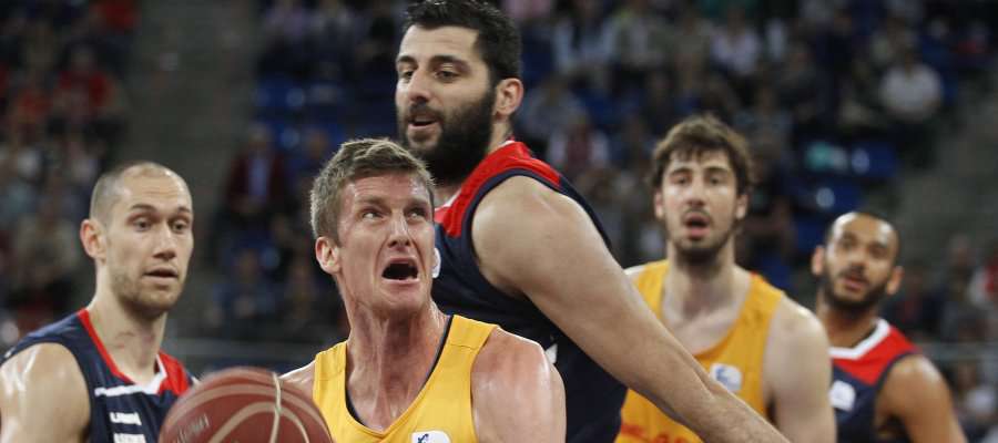 A3Noticias's tweet photo. #ÚLTIMAHORA El Barcelona arrolla al Laboral Kutxa (63-85) y alcanza la final de la ACB https://t.co/Toh98sLmn9 https://t.co/RK4bXlMWmJ
