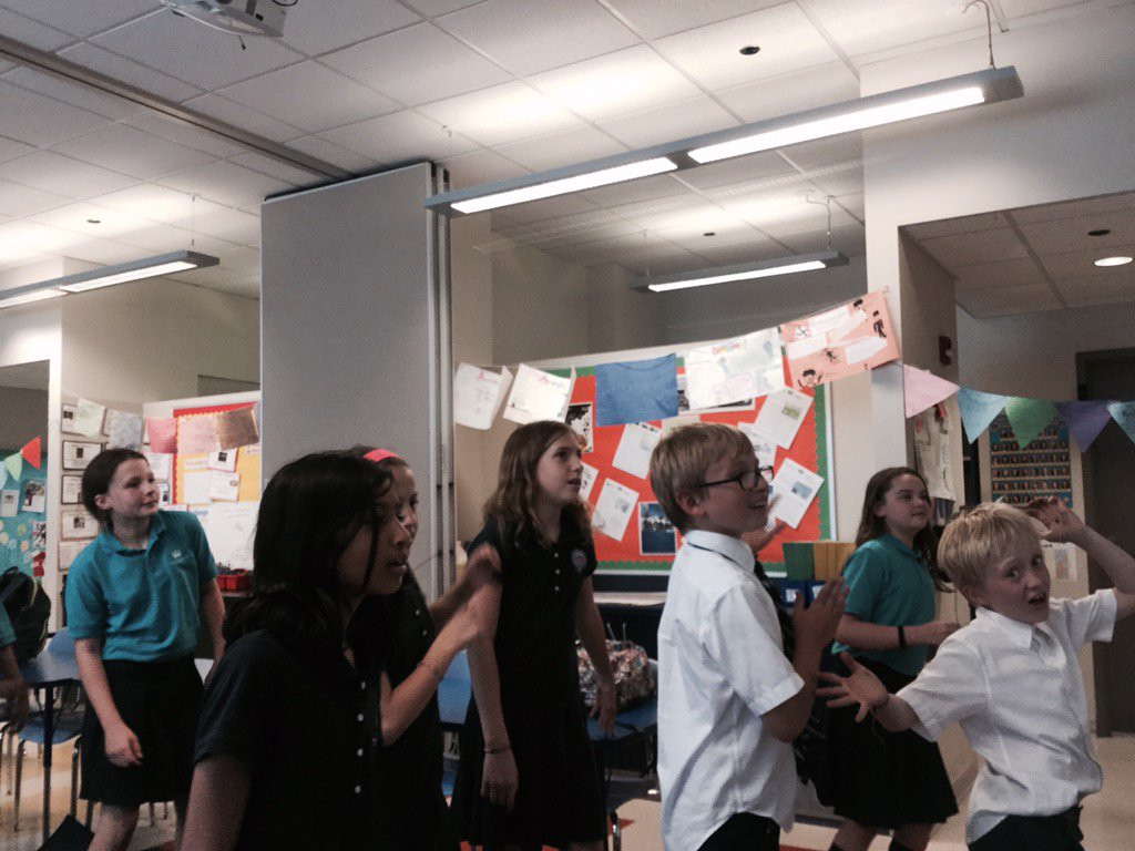 BISCLPYear5's tweet image. #proudplatypuses are ending their day with some GoNoodle dance time! #bonesbonesbones