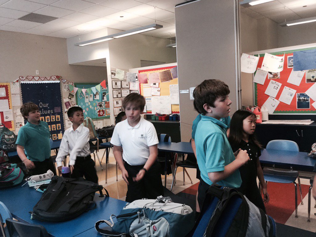 BISCLPYear5's tweet image. #proudplatypuses are ending their day with some GoNoodle dance time! #bonesbonesbones