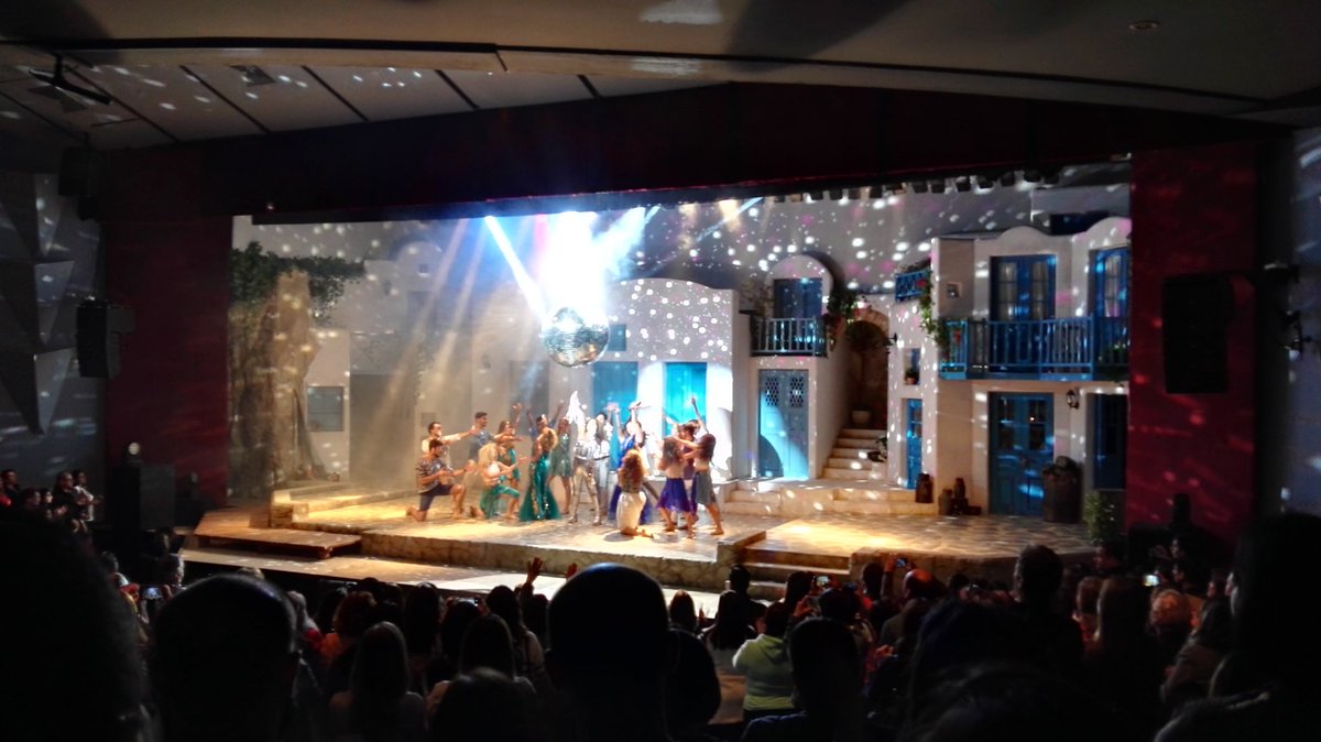 hakanflores's tweet photo. @paulmartinperu @LosProductores_ @teleticketperu la pase super... Felicidades y mucho éxito https://t.co/xg3nKRaRnY