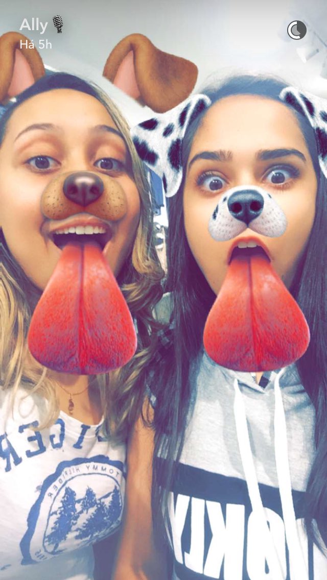 teamallyv's tweet photo. Não to sabendo lidar com tanta beleza em uma foto só 
@ally_victory https://t.co/tXtNcymOx4