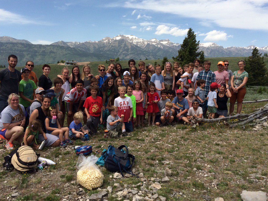 nancymlang's tweet image. Middle School &amp;amp; PreK @journeysschool #LastDayOfSchool hike! #RoleModels #MultiAgeLearning #ClassroomWithoutWalls
