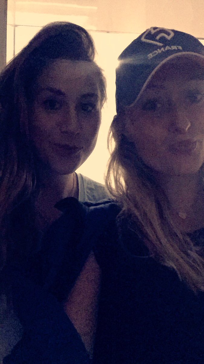 KikiMladenovic's tweet photo. Bonne nuit! We have a 1/2f tmrw at @RicohOpen 😈😘 so happy she is back #reunited #bestiegoals #lifetimerelationship https://t.co/0hKtTO93eb