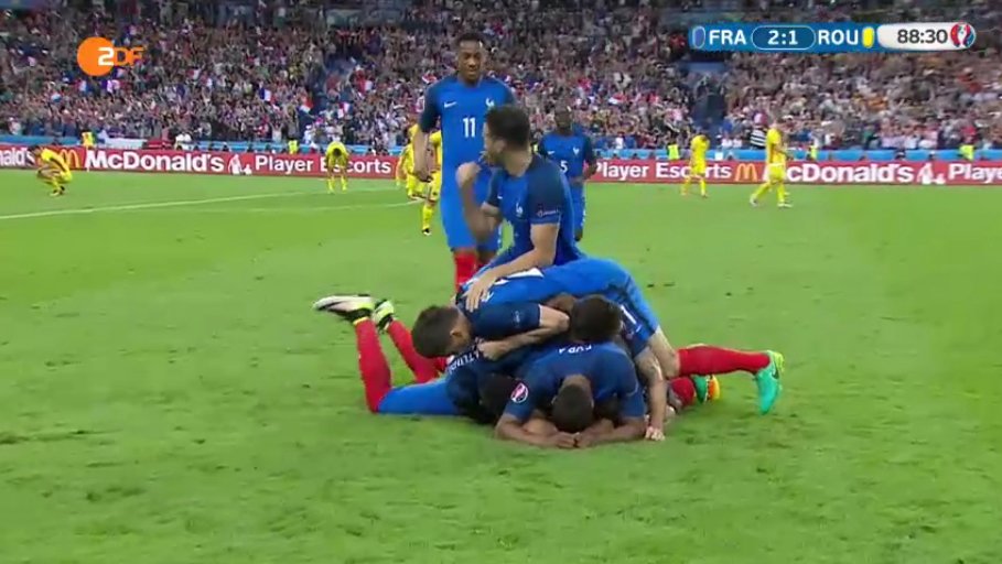 sportstudio's tweet photo. Was für ein Hammer! @dimpayet17 trifft kurz vor Schluss genau in den Winkel - 2:1 für #FRA #EURO2016 https://t.co/wLCDaFAVR9