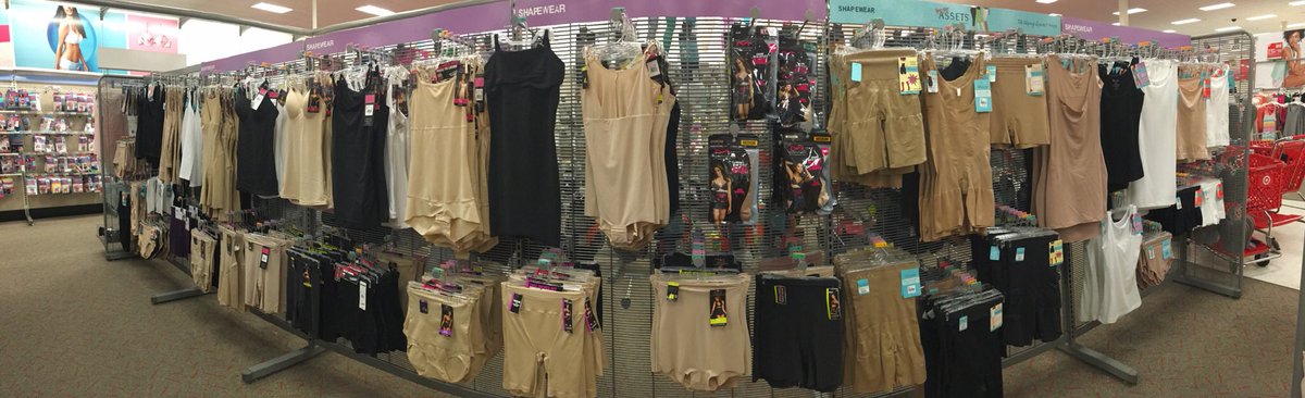 AlexVML_2225's tweet photo. Before and after shots of our make you look fab aisle! All thanks to awesome team member Alexis! #onetram #target https://t.co/AmkIfjCaCi