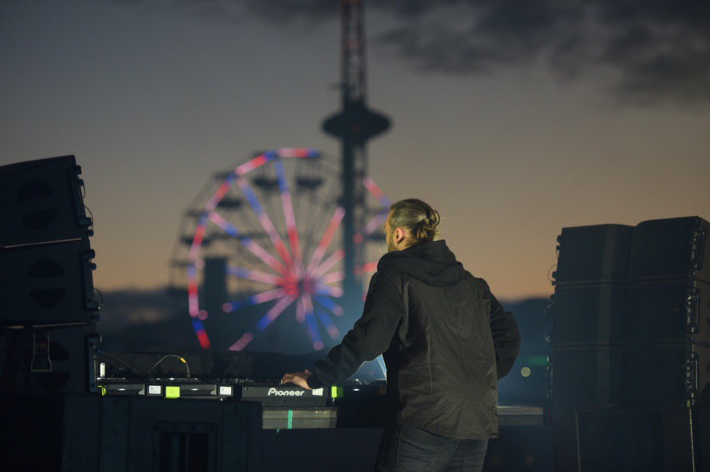 The king has arrived! <a href="/SteveAngello/">Steve Angello</a> 👑