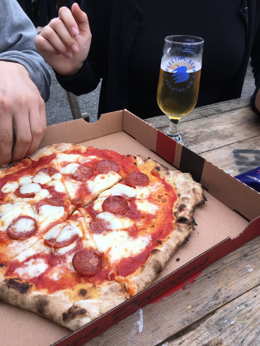 Popped down to the 'local' for @ElectricBearUK beer and pizza tonight. Yum.