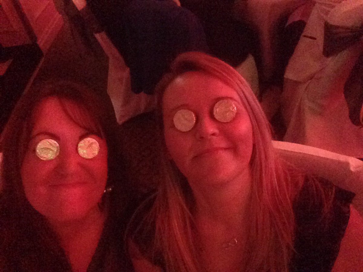 aitkenkelly's tweet photo. Everything is looking golden in here #alertselfie https://t.co/sDTIDuW08i