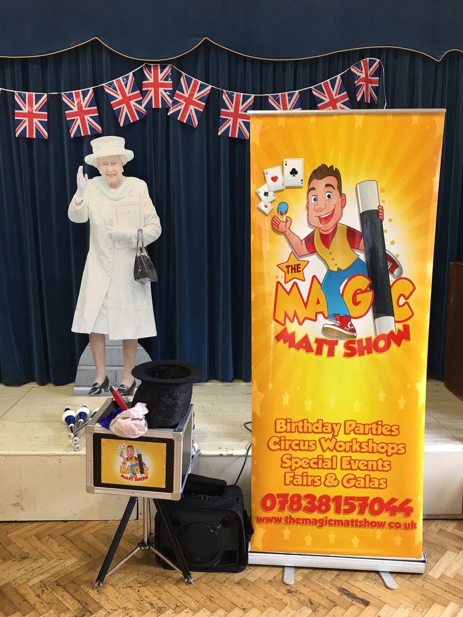 MagicMattShow's tweet photo. I was on my best behaviour today as I had a special audience member @stmartinsprep @RoyalFamily #ByRoyalCommand https://t.co/LZcjkRO54L