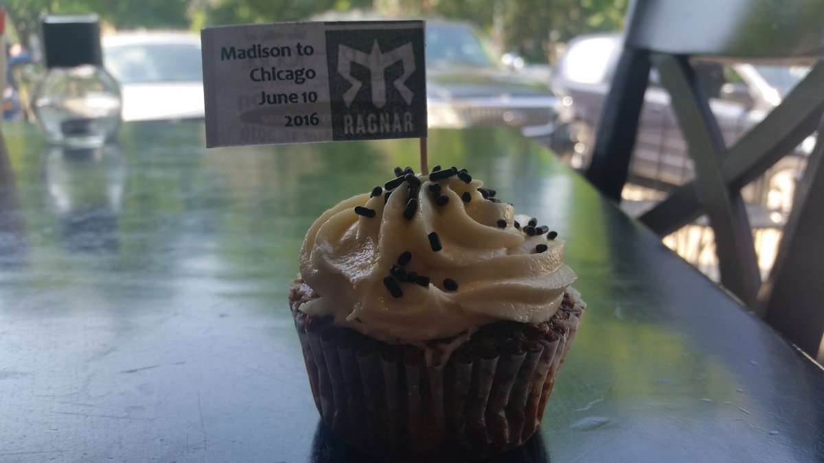 RagnarChiLI's tweet image. Local businesses getting into the Ragnar action. #ragnarchi #bettertogether #discoverwild