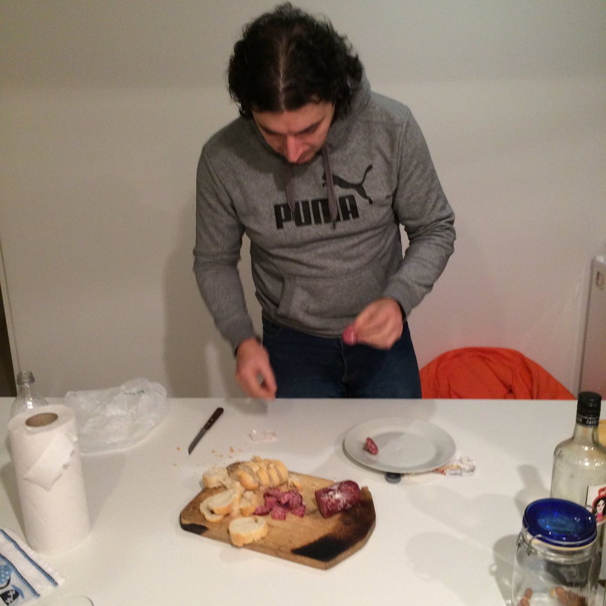 codeshaped's tweet image. Como siempre @marcelor se termina la picada de los viernes! /cc @CraftedCode