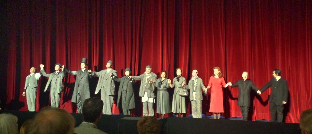 Opernjunkie's tweet photo. #CurtainCall marvelous surrealistic #Juliette! #Guth #Kožená #Villazon #Barenboim #mustsee
@StaatsoperBLN https://t.co/nYEI0dBpiy