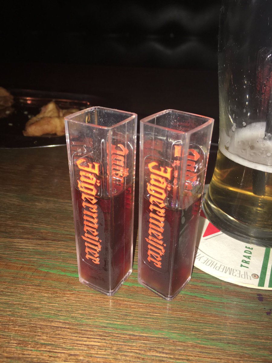 IrinaVadimovnaK's tweet photo. Редко, но метко #cleverpub #streetfiddlers https://t.co/PWflfOmeTR