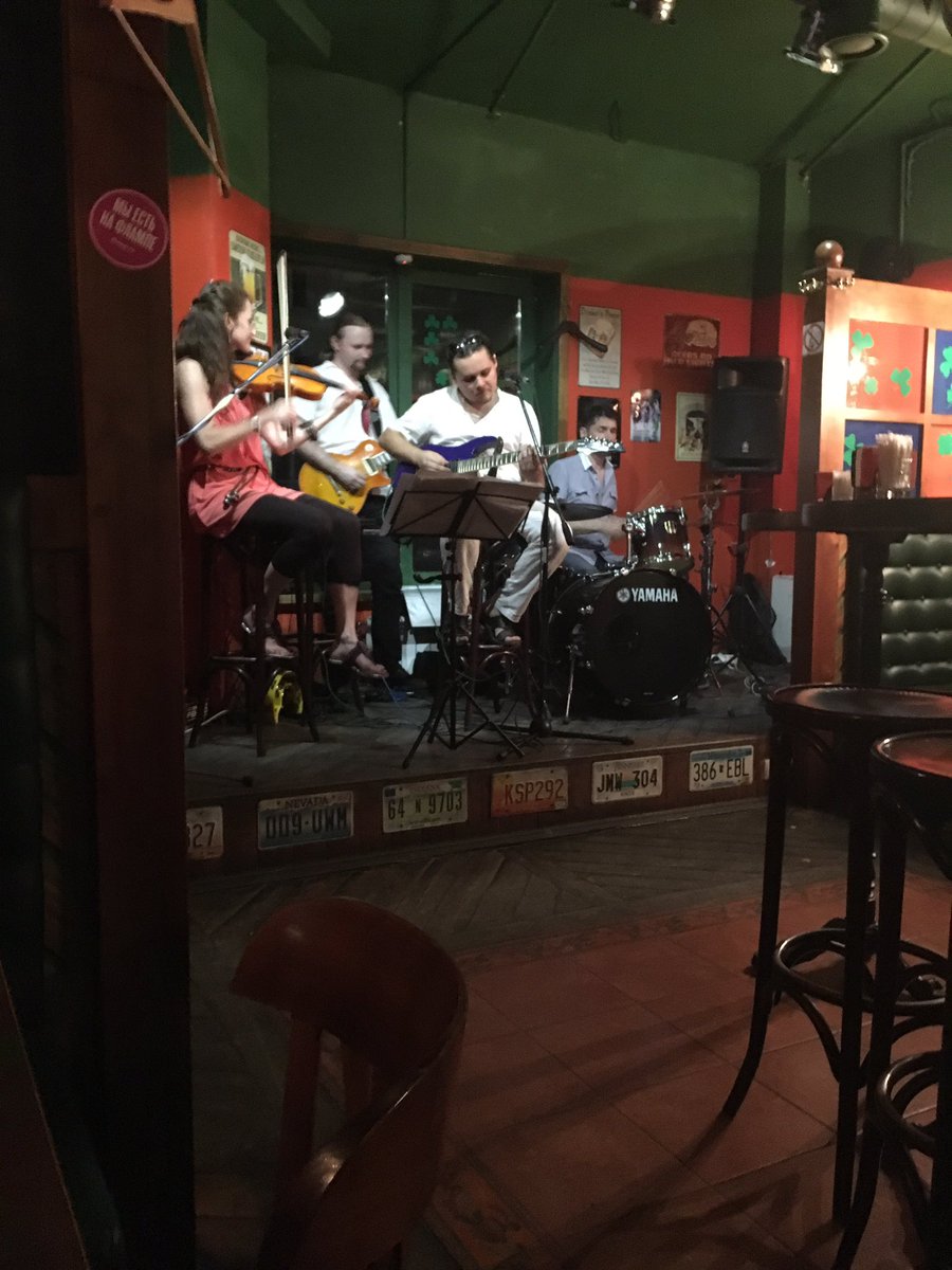 IrinaVadimovnaK's tweet photo. Редко, но метко #cleverpub #streetfiddlers https://t.co/PWflfOmeTR