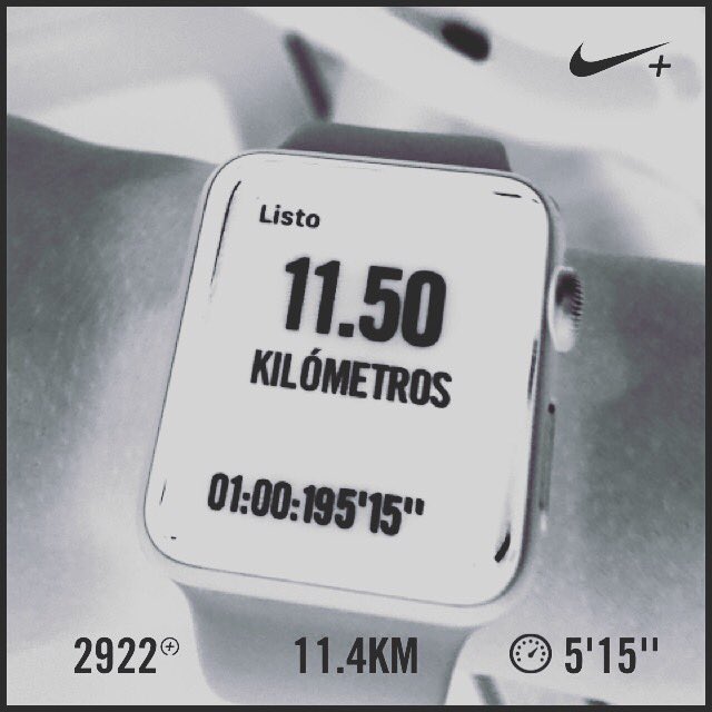 cArLaLoZz's tweet photo. Solo xq es viernes! 😋✌🏼️👟💃🏽👣💪🏻 #nikeplus #nikerunning #carlalozz #runner #runeanDoanDo #bienydebuenas #yeah #fuerte https://t.co/FxOvmXEffz