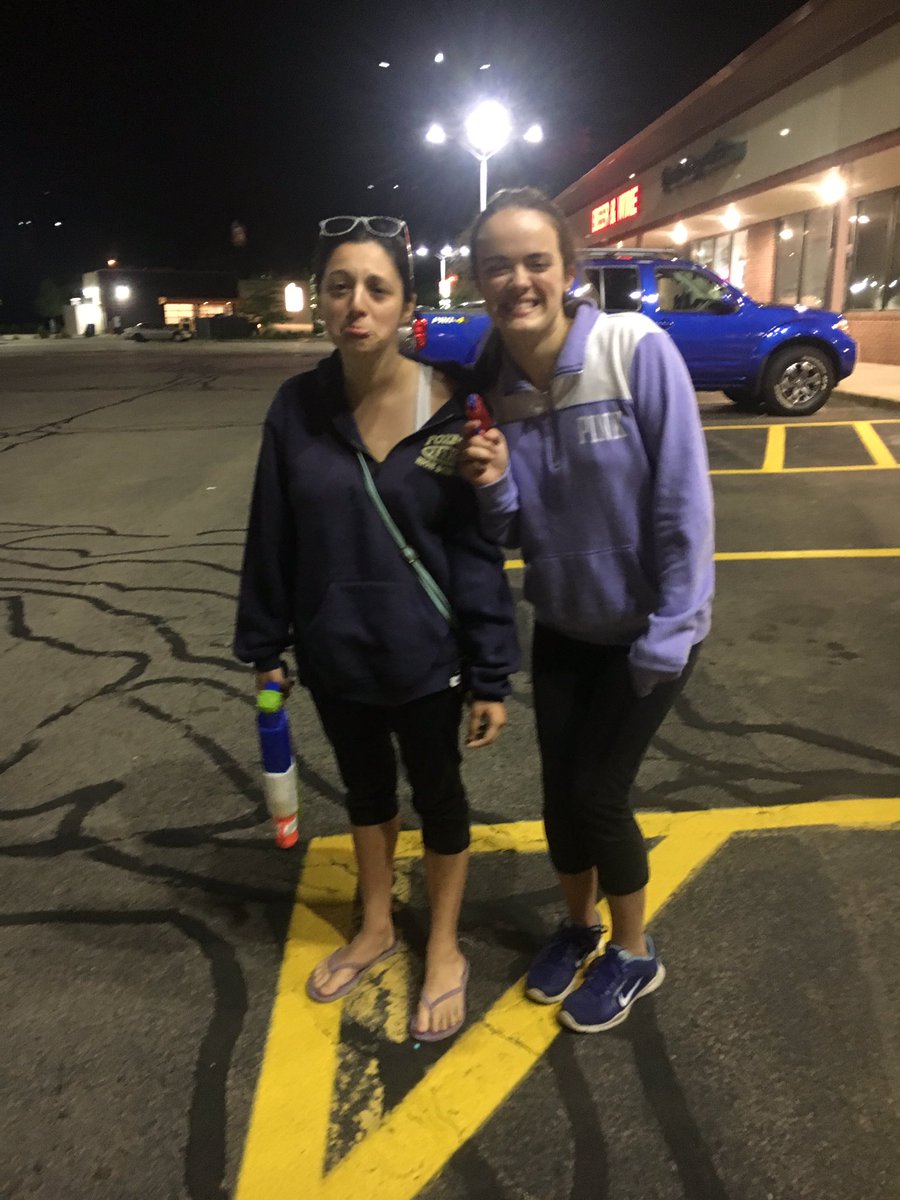FHS_Assassins16's tweet photo. @CaitlynL251998 is out! Smart shooting @madison_doyle27 https://t.co/iOBRzMQQRa