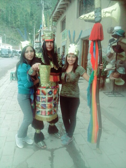 HeidiMarcelo's tweet photo. genial!! jajaja 
#Inca #Cusco https://t.co/pNielSlsKN
