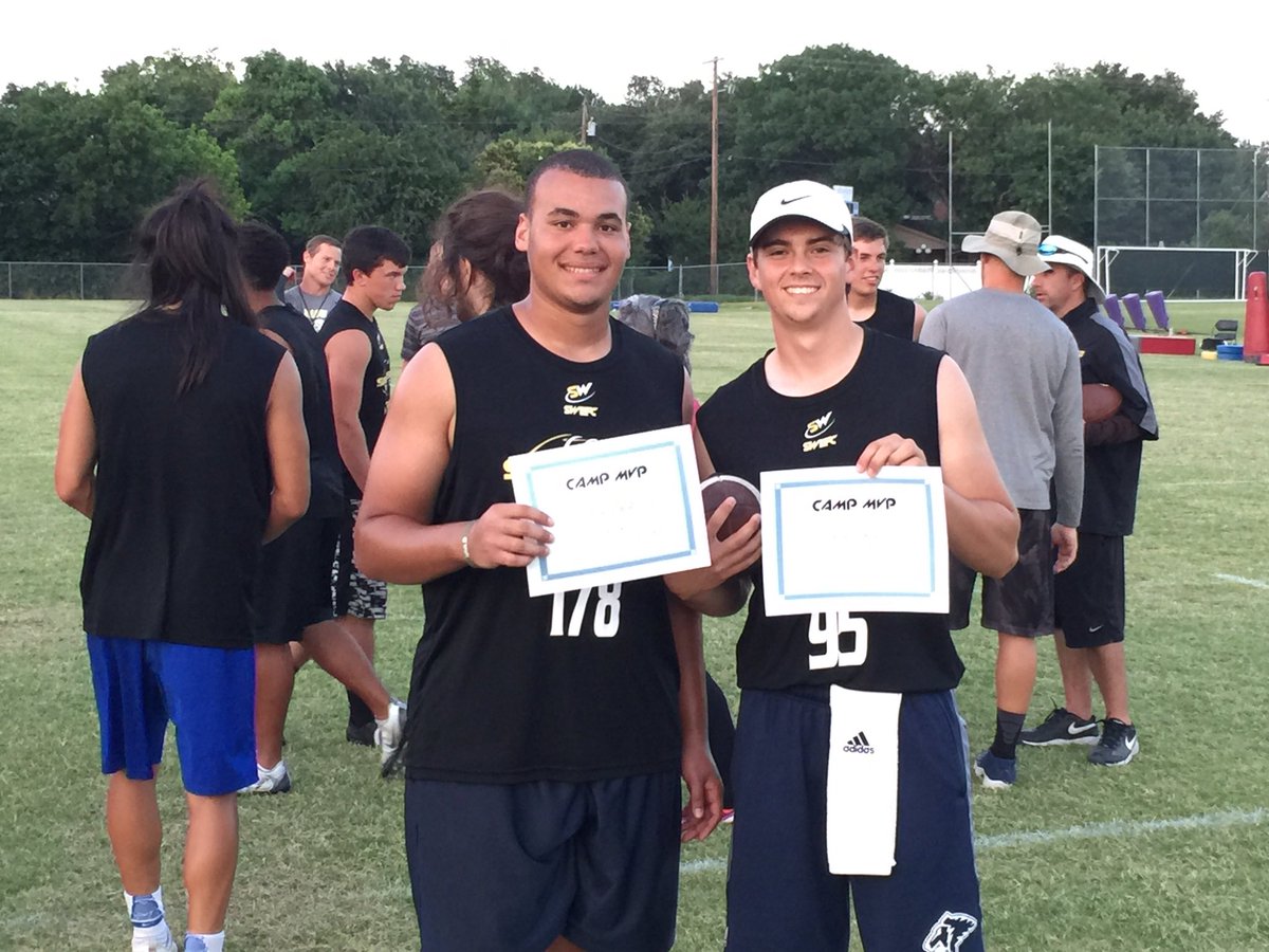 Congrats to @gmcgill0 and Dylan B on being named OL and QB MVPs at the <a href="/SWEliteFootball/">Southwest Elite</a> Camp! <a href="/PSOsports/">Prestonwood Sports</a> @