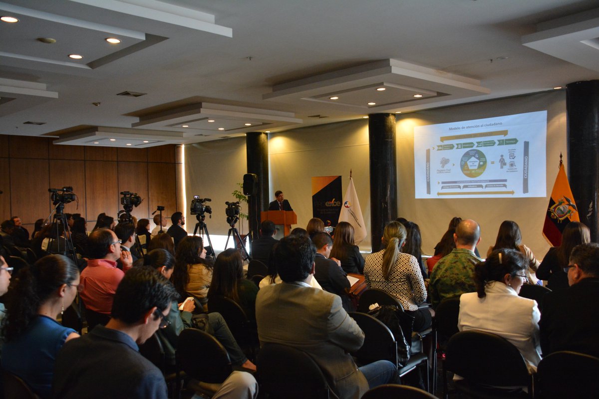 RegistroCivilec's tweet photo. #ClaudioPrieto, Subdirector #RegistroCivilec expone sobre #BuenasPrácticas en #ProgramaDeExcelencia https://t.co/K68rQwpvEv