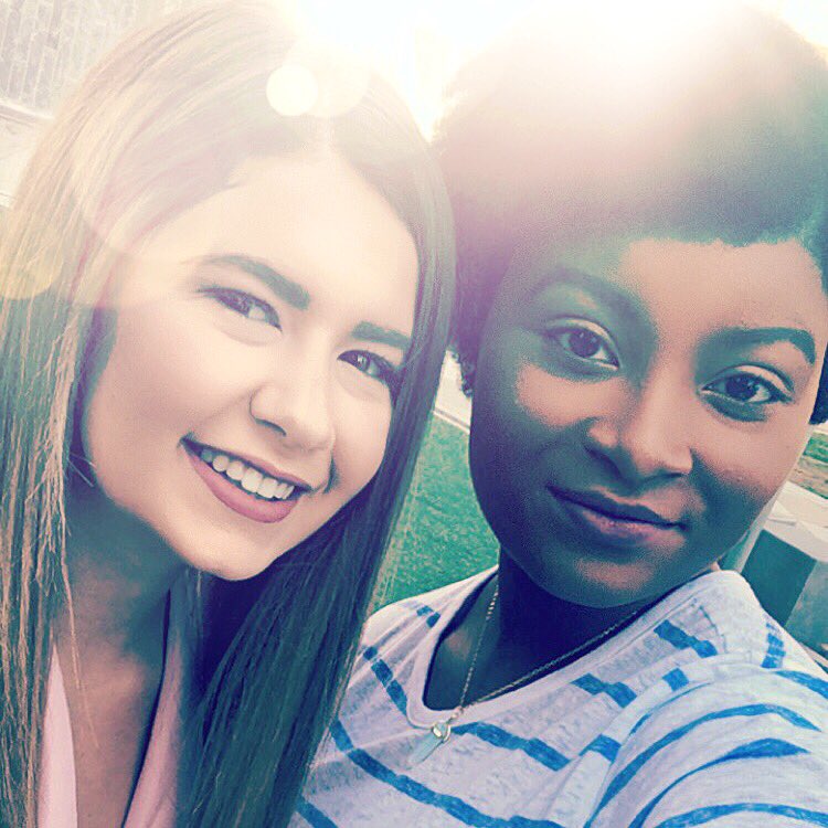 angieisme1's tweet photo. Saw Danielle Marie today #Charlotte #Cute https://t.co/PXThML694h