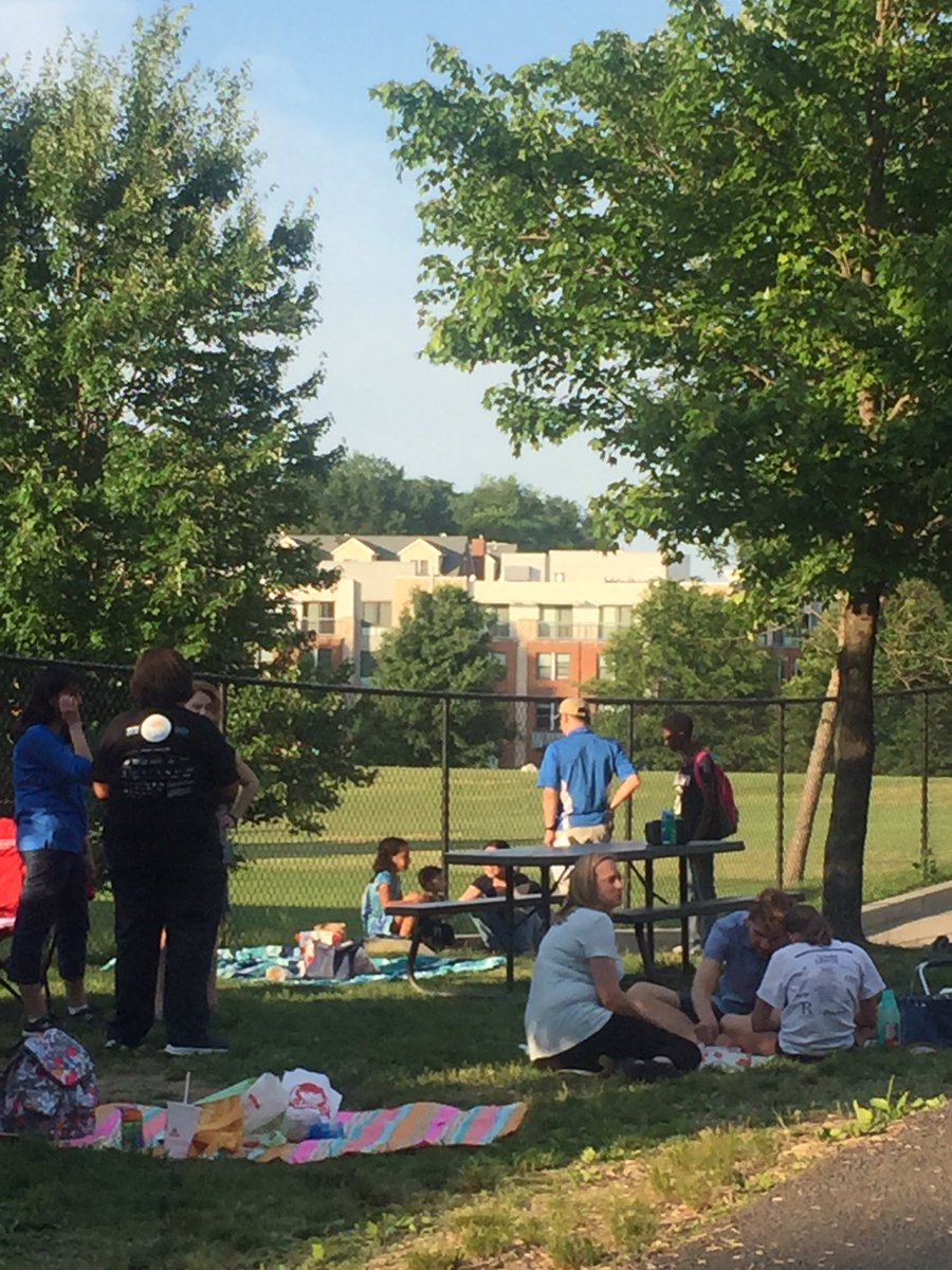CSGenove's tweet photo. Welcoming new families @APSDrew tonight. #drewpta https://t.co/F5vVZBuOsw