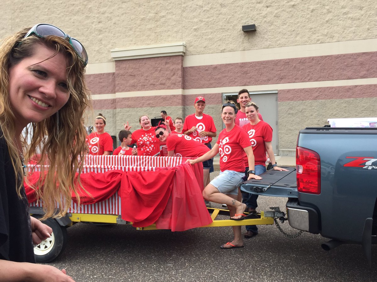<a href="/brandon_morine/">Brandon Morine</a> <a href="/NicoleJungmann2/">Nicole Jungmann</a> Father Hennepin Parade Prep, big thanks to Brandon &amp; Amie!! #ChampTownCommunity