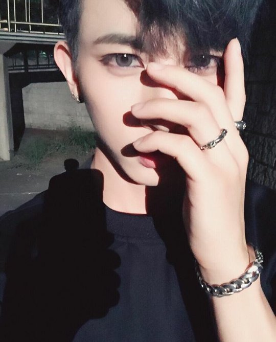 tbhkiseop's tweet photo. Whyyyyy? 😍
#ukiss #stalker #ukisscomeback #kissme https://t.co/YhQtqjSwWW
