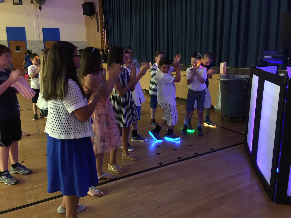 AMaresca5's tweet photo. Fifth grade party @NewMonmouthElem #djdancing #popcornandice #funcontinues #MTPSpride https://t.co/aK6Nq2YFdD
