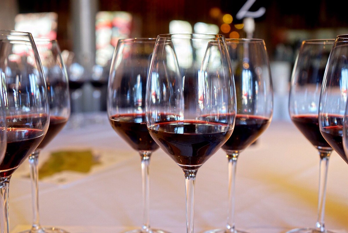 TinRoofBistro's tweet photo. Our #winemaker dinner is underway w/ @hlvineyards #ArnsWinery and @DuttonGoldfield 
#wine #tasting #dinner https://t.co/RzOaF9A2wd
