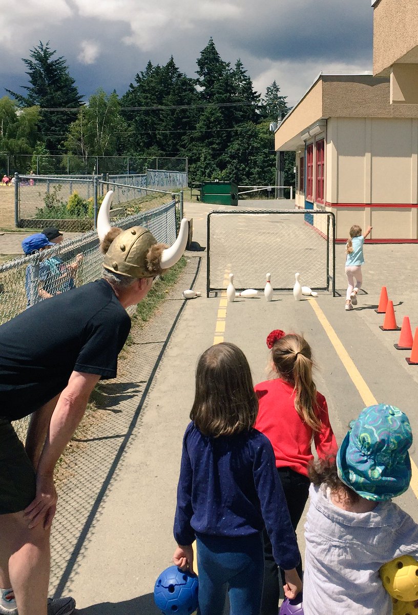 createandwonder's tweet photo. Fun day shenanigans! #sd63 #KeatingEd https://t.co/6UQ5Q1S2yw