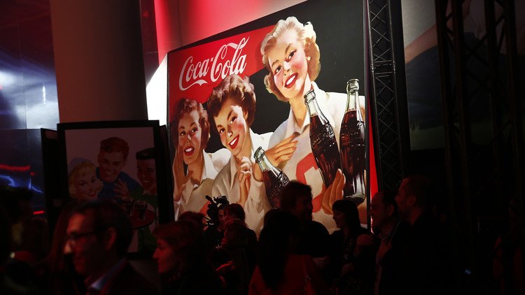 ActualidadRT's tweet photo. ¿Manzana o Coca-Cola? Todas las preguntas y respuestas sobre el azúcar https://t.co/NzCHCNjt7E https://t.co/U1YoJN9LWq