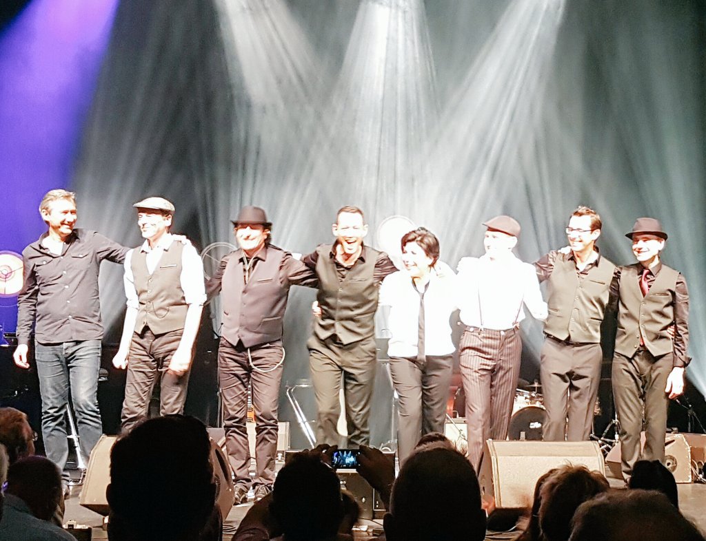 bernard_montiel's tweet photo. Bravo @LianeFoly ceSoir @leCasinodeParis pleinÀcraquer !Magnifique show avec tous ses tubes #Crooneuse @MFMRadio 👍😘 https://t.co/gm3dotluvn